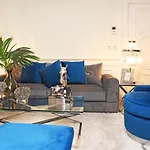 Versace Tower Luxury Suites - Downtown