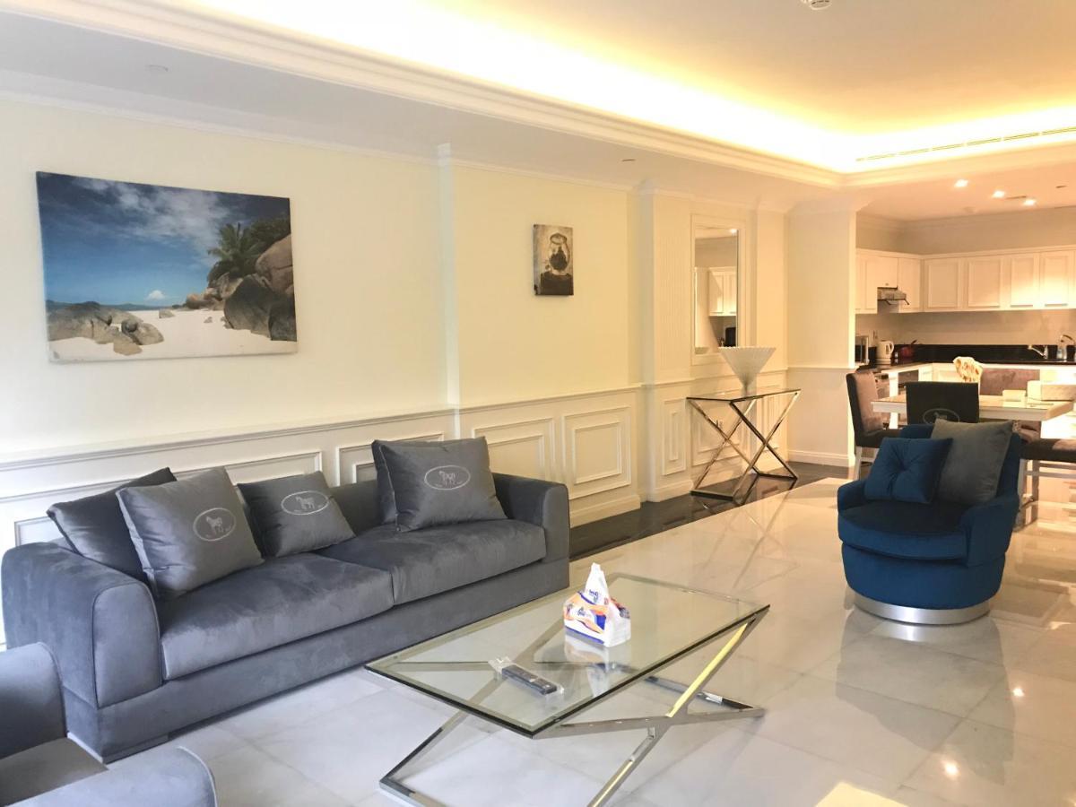 Versace Tower Luxury - Downtown Apartment