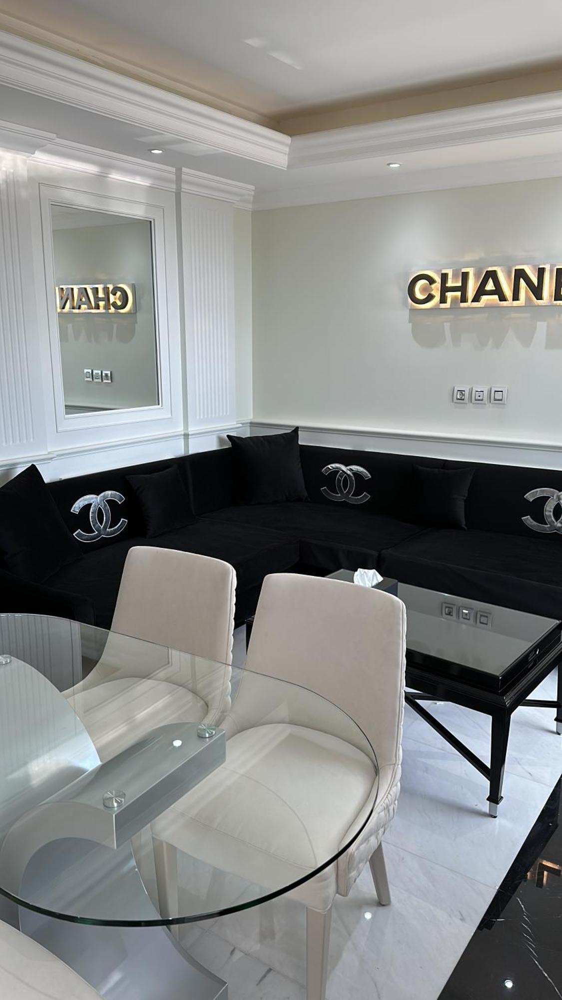 Versace Tower Luxury - Downtown Apartment *